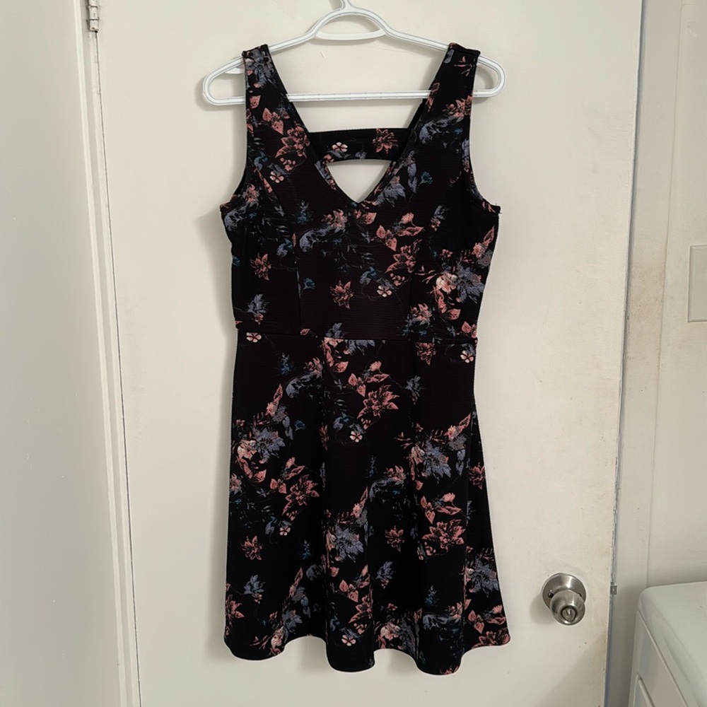 Trendsetter Sleeveless Black/Floral Dress